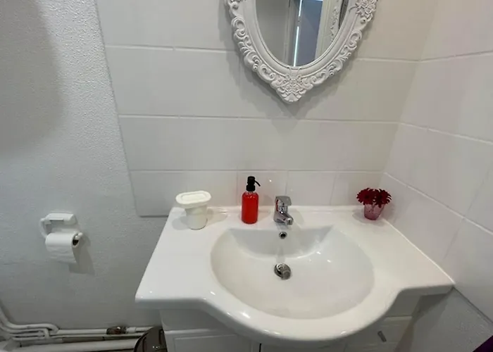 In Near D-day Beaches Apartment *